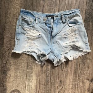 Destroyed cut off shorts